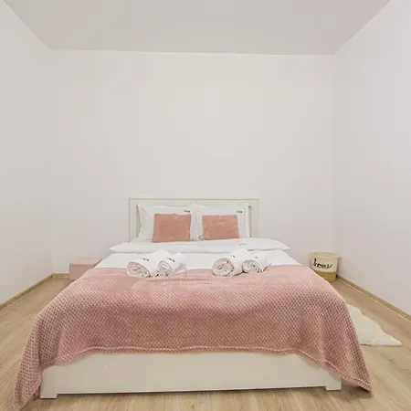 Mohost Spot - Elegant Retreat Apartment