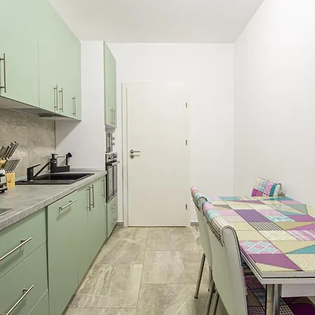 Apartment Mohost Spot - Elegant Retreat