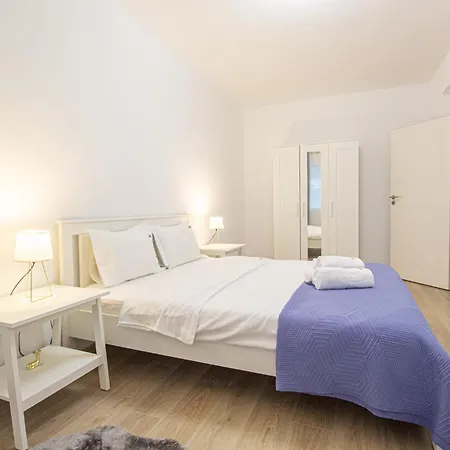 Apartment Mohost Spot - Elegant Retreat