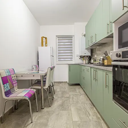 Mohost Spot - Elegant Retreat